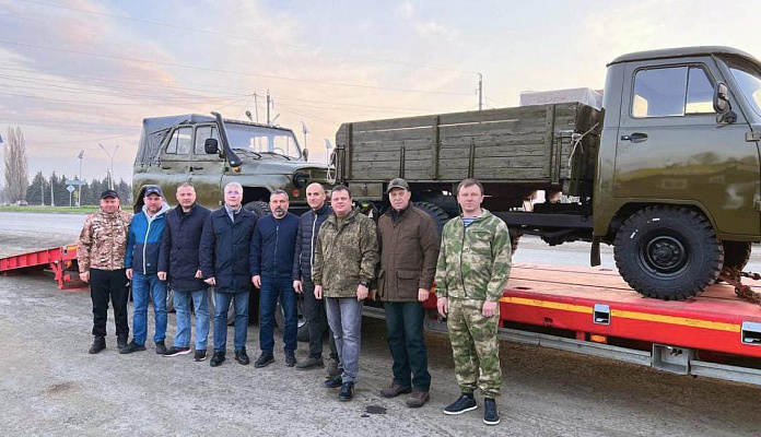 Депутаты «Единой России» доставили и передали бойцам в зону СВО внедорожный транспорт